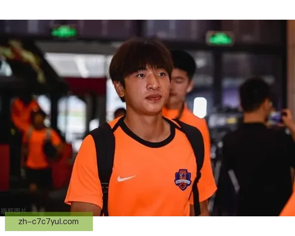 梅州客家签罗马尼亚中场波佩斯库